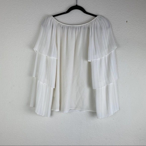 Club Monaco White 100% Silk Pleated Sleeves Blouse SZ Medium - Picture 4 of 7